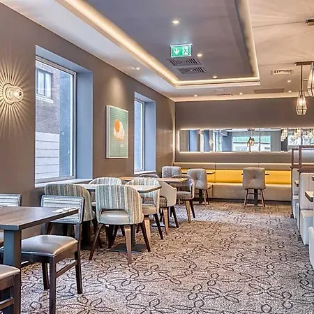 Premier Centre Hotel 3*
